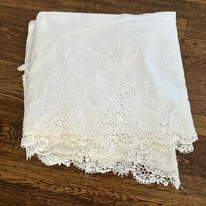 Pottery barn kids white crochet lace crib skirt